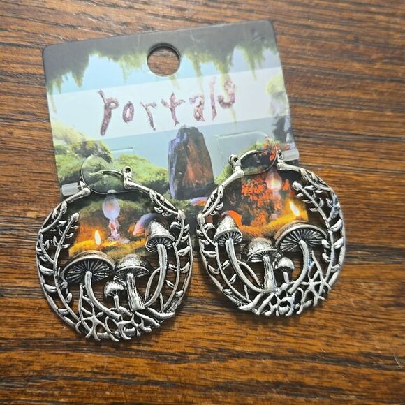 Melanie Martinez portals earrings mushroom - Picture 1 of 3